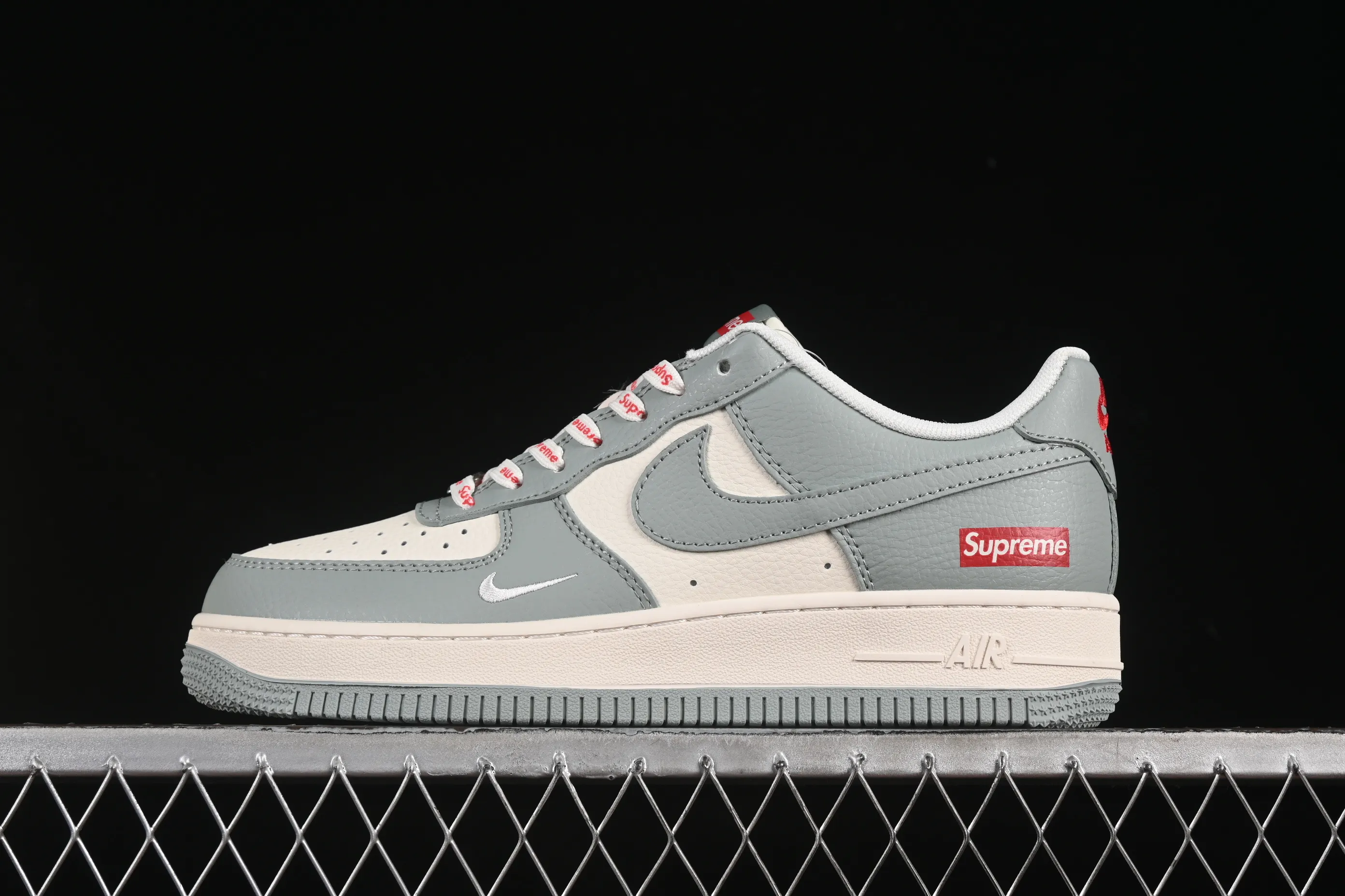 All categories Nk Air Force 1 Air Force series Nk Air Force 1 Low Air Force low top Nike Air Force 1'07 Low Supreme co-branded dome gray Air Force 1 low top casual sneakers ZH2598-319